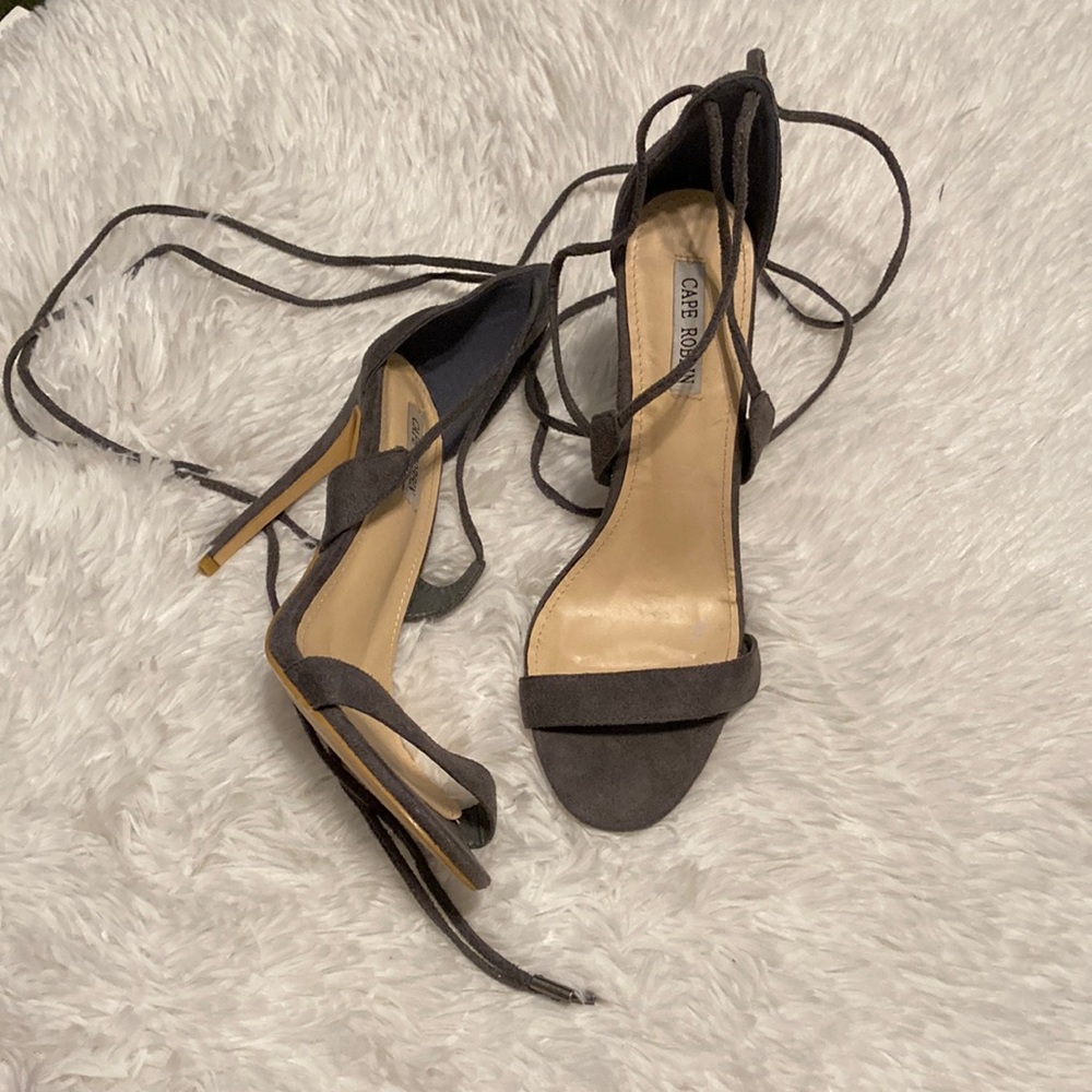 Cape Robbin 8.5 heels grey tie up